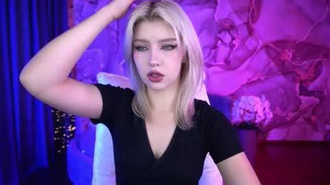 selenairis online show from September 24, 7:29 am