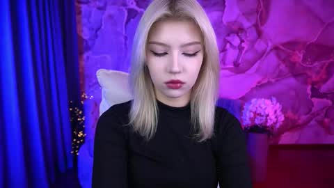 selenairis online show from October 1, 6:18 am