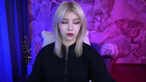 selenairis online show from September 27, 8:43 am