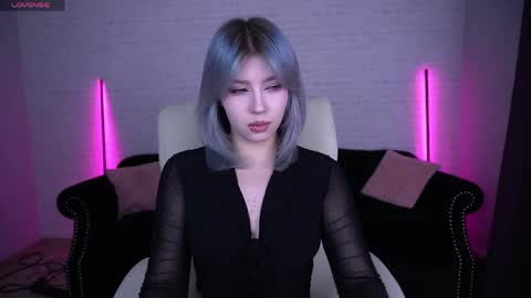 selenairis online show from April 1, 12:00 am