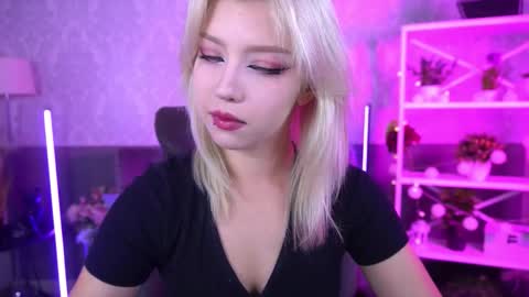 selenairis online show from September 15, 6:11 am