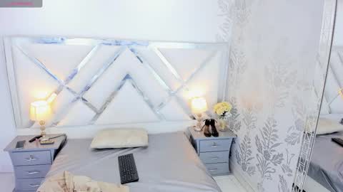 Selena reyess online show from November 25, 7:15 pm