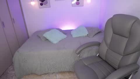 selene_rouse_ online show from March 20, 11:53 pm