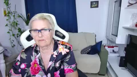 Selenna online show from April 13, 5:58 pm