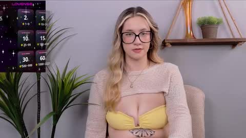 Snapshot of selina_thick chatting on October 18, 3:31 am Selina Mae online show from October 18, 3:31 am