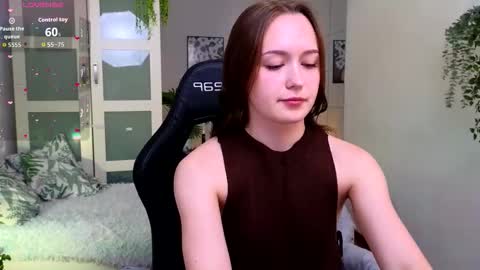 Snapshot of selinsselin chatting on October 6, 5:02 am sweetie Selin 3 online show from October 6, 5:02 am