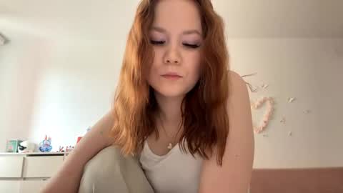 Lily online show from May 15, 9:12 am