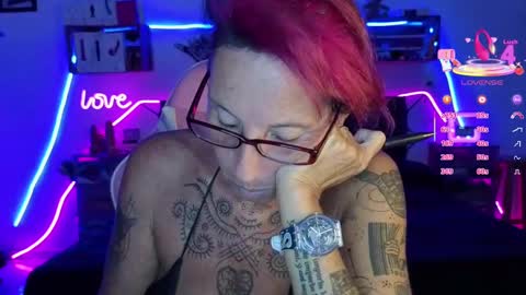 Selvaggia Del Caribe online show from September 12, 6:26 pm