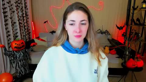 sensitiveheartt online show from October 24, 8:16 pm