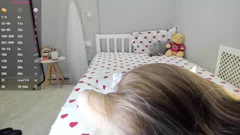 Sua online show from October 26, 9:43 pm