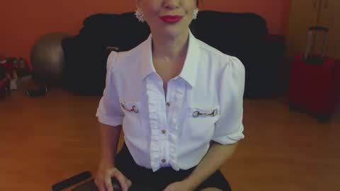 sensualmyra online show from March 1, 1:33 pm