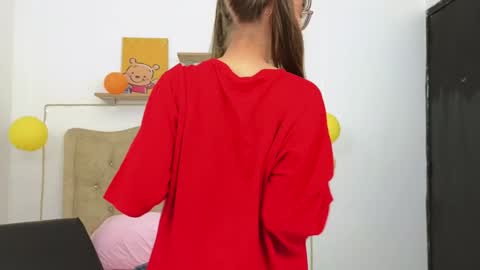 serafina_ online show from January 15, 12:25 pm