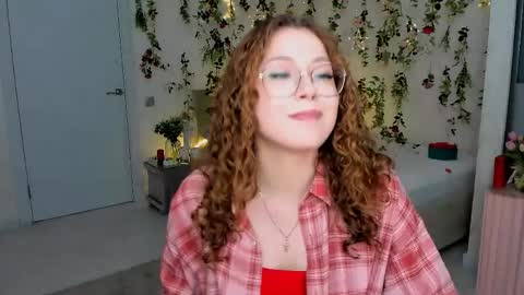 Ophelia online show from March 31, 4:07 pm