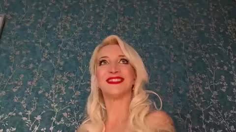 serenexx  your MILF online show from November 6, 11:49 am
