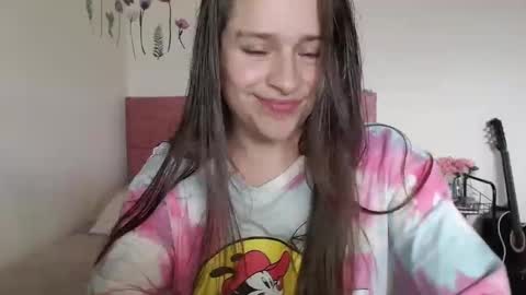 Snapshot of serenity_crystal chatting on December 7, 4:03 pm serenity_crystal online show from December 7, 4:03 pm