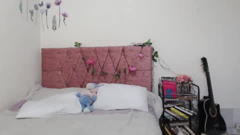 Snapshot of serenity_crystal chatting on February 7, 10:41 pm serenity_crystal online show from February 7, 10:41 pm