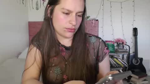 Snapshot of serenity_crystal chatting on December 18, 8:57 pm serenity_crystal online show from December 18, 8:57 pm