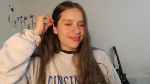 Snapshot of serenity_crystal chatting on November 1, 12:37 am serenity_crystal online show from November 1, 12:37 am