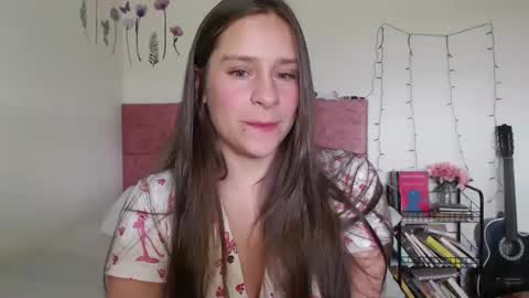 Snapshot of serenity_crystal chatting on December 20, 5:40 pm serenity_crystal online show from December 20, 5:40 pm