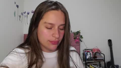 Snapshot of serenity_crystal chatting on February 18, 9:31 pm serenity_crystal online show from February 18, 9:31 pm