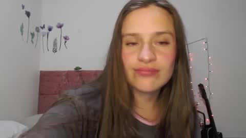 Snapshot of serenity_crystal chatting on January 7, 11:45 pm serenity_crystal online show from January 7, 11:45 pm