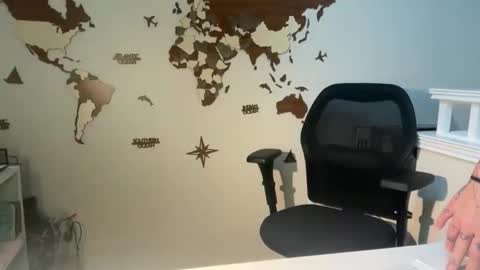 servegoddesszara online show from November 19, 4:40 pm