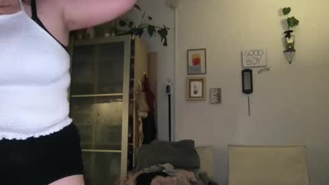 seturselfonfyre online show from April 13, 3:08 am