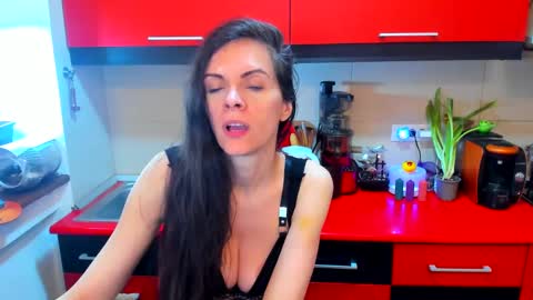 sexqueen1111 online show from March 10, 2:28 am