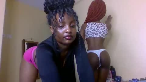 sexxy_daisyy online show from October 22, 6:40 am