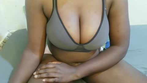 sexxy_maya1 online show from April 14, 8:36 am