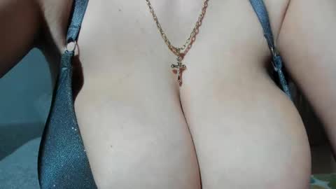 Snapshot of sexxymeriemm chatting on February 25, 6:01 pm sexxymeriemm online show from February 25, 6:01 pm