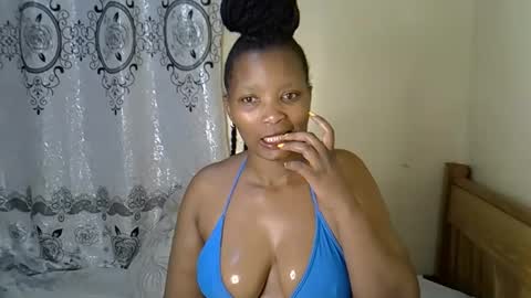 Sexxyqueens online show from December 4, 2:36 am