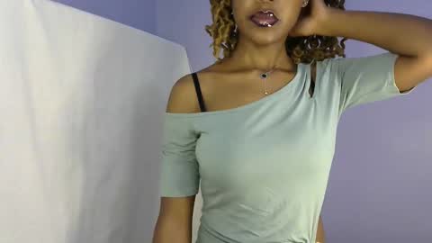 Snapshot of sexy_b7 chatting on September 27, 1:57 am kiki online show from September 27, 1:57 am