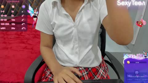 Snapshot of sexy_doll_1_ chatting on February 2, 1:02 am Sexydoll online show from February 2, 1:02 am
