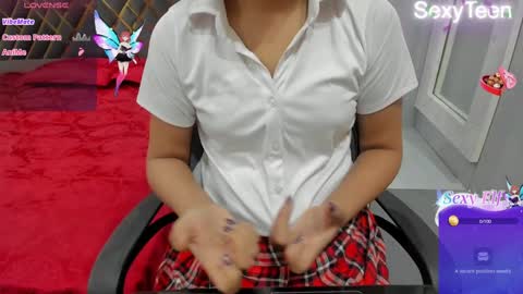 Snapshot of sexy_doll_1_ chatting on February 2, 11:40 am Sexydoll online show from February 2, 11:40 am