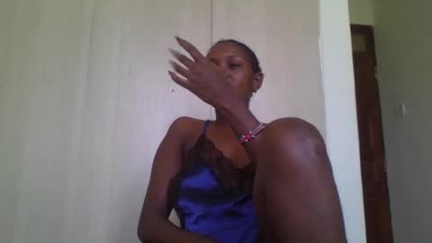 Snapshot of sexy_ebony_bliss chatting on January 23, 10:22 am adasa online show from January 23, 10:22 am