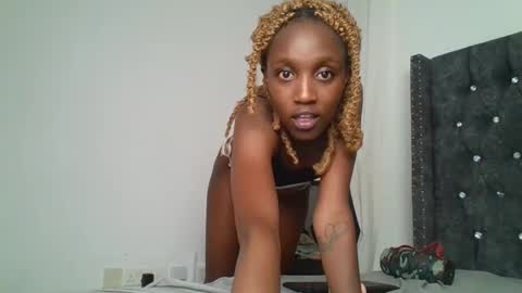 sexy_ebony_nica online show from January 24, 6:35 pm
