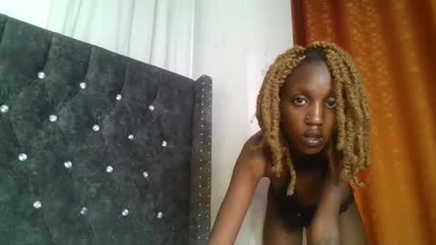 sexy_ebony_nica online show from February 23, 3:45 pm