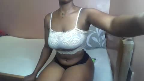 Ellahh online show from November 17, 3:18 am