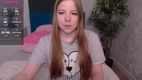 Jennifer online show from December 2, 7:43 am