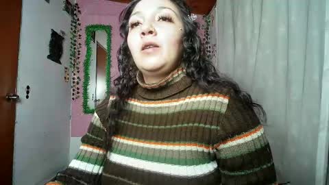 sexy lolas online show from March 27, 5:31 am