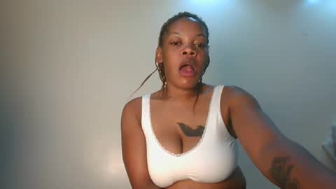 sexy_lyna online show from February 10, 4:04 am