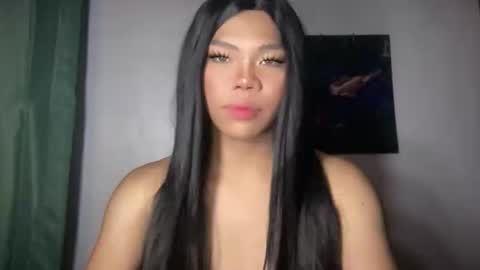 Nicole online show from May 17, 1:49 am