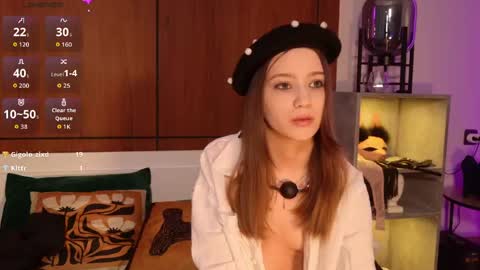 Alison online show from April 21, 2:51 am