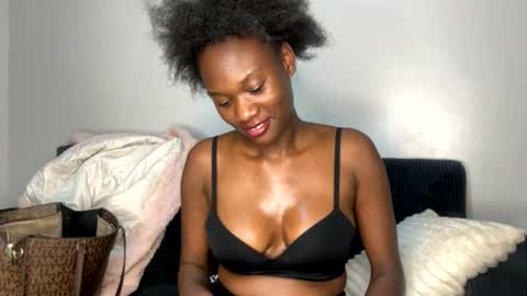 Nyla online show from July 16, 10:14 pm