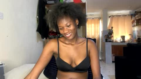 Nyla online show from June 29, 11:54 am