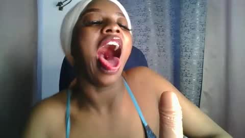 sexy sweetcandy online show from January 18, 7:04 am