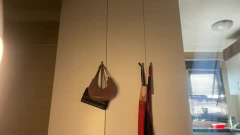 sexyasszeeee online show from March 27, 9:10 am