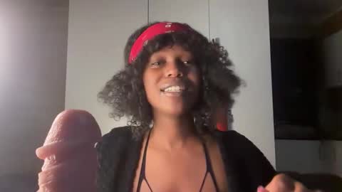 sexyasszeeee online show from April 15, 7:03 pm