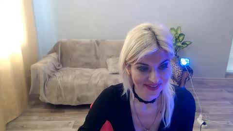 sexybeatriice online show from March 28, 8:36 am